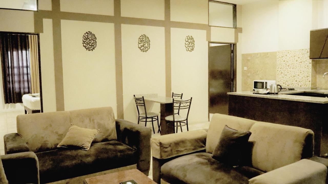 Al Fawanes Hotel Apartments Al Yadudah Eksteriør billede
